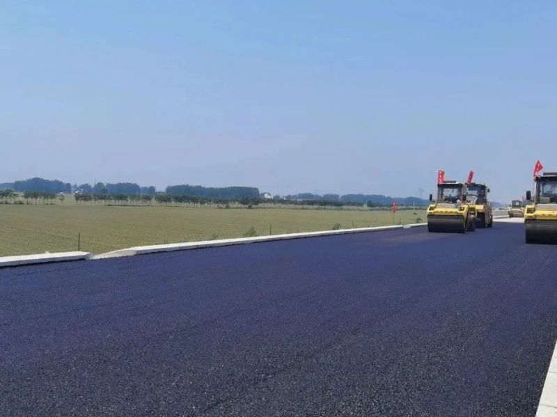 許信高速透層、封層和瀝青下面層試驗段攤鋪圓 滿成功